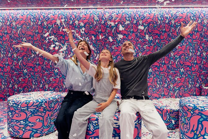 IKONO Berlin. Immersive Experience - Entering More Than 10 Creative Rooms