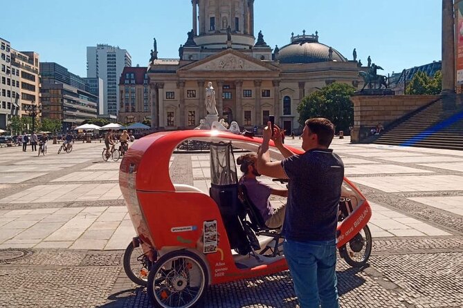 Individual City Tour - Rickshaw Sightseeing in Berlin - Courtyards, border memories, and Bebelplatz