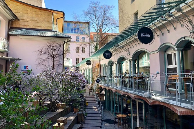 Jewish Berlin Extended (private Walking tour - 5 Hours) - The old Jewish Cemetery and the Missing House
