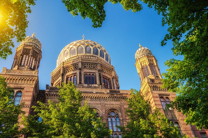 Jewish Berlin: Walking tour The Old Jewish Quarter (private 3 Hours tour) - Starting with Berlin’s oldest synagogue site