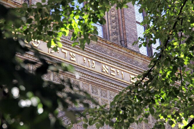 Jewish Life in Berlin - Private Walking Tour - Hackesche Höfe and the protest memorial