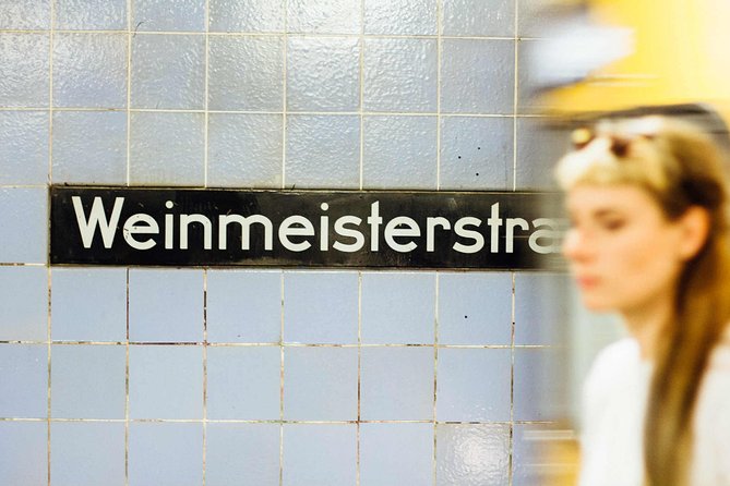 Kreuzberg Berlin: Off the Beaten Track PRIVATE Walking Tour - East Side Gallery and the Berlin Wall