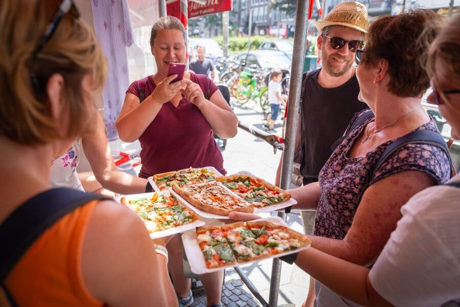 Kreuzberg: Culinary Food Tour - How the guide shapes the experience