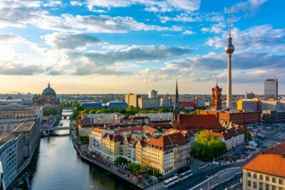 Love and War in Berlin: Self-Guided Story Puzzle Walk