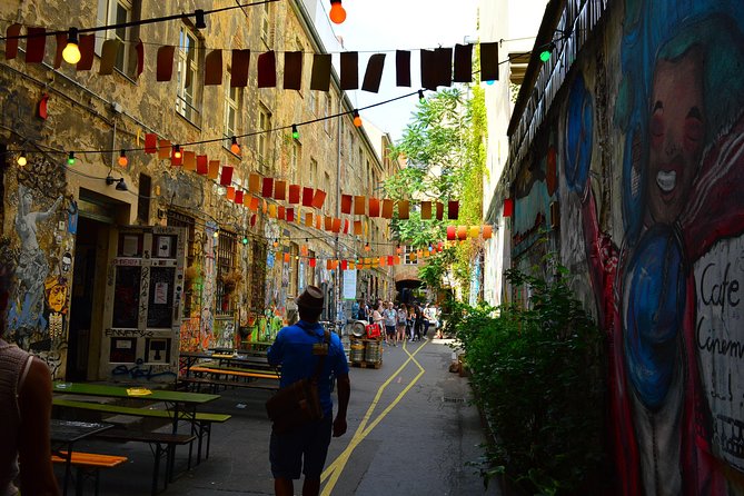 Modern Berlin Private Walking Tour: Diverse, Vibrant and Exciting German Capital - Kreuzberg, immigration and independent spirit