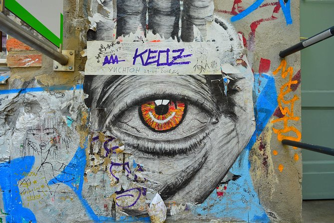 Modern Berlin Private Walking Tour: Diverse, Vibrant and Exciting German Capital - What the guide adds to the walk