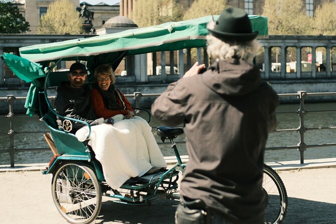 One Up to 3 Rickshaws(6 GUESTS)-Taylor Made Rickshaw Berlin Tour - Key points at a glance