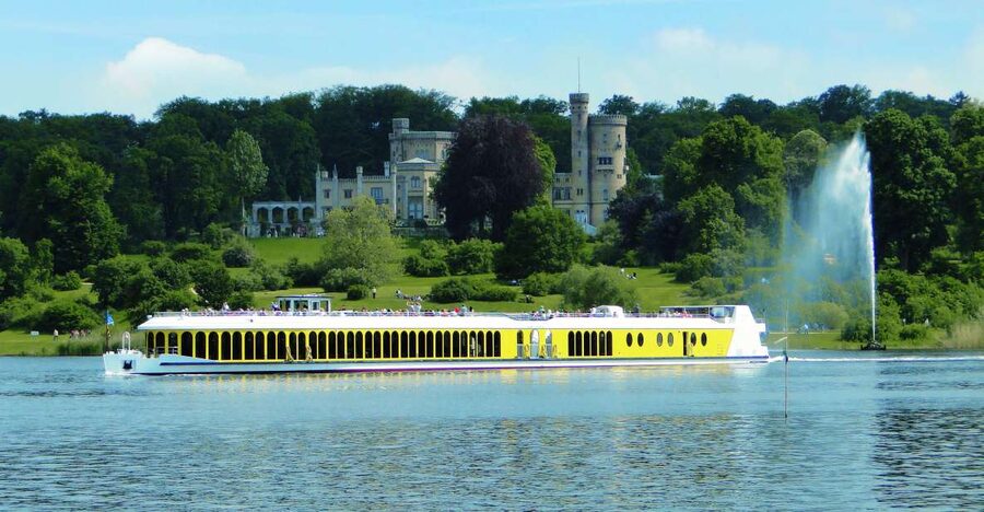 Potsdam by Boat: Island Cruise - Setting out from Potsdam harbor