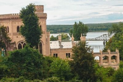 Potsdam Highlights – Private sightseeing tour by minibus