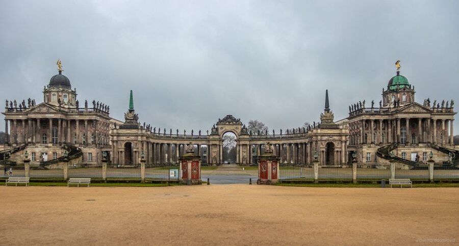 Potsdam: Jägervorstadt Outdoor Crime Mystery Tour - German language and physical demands