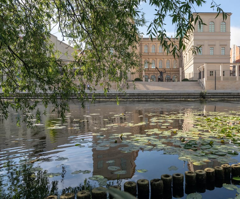 Potsdam: Museum Barberini Entry Ticket - Using the app without letting it take over