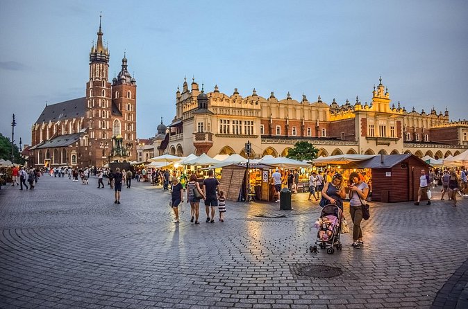 Private 3-Day Tour from Berlin to Krakow Auschwitz Poland - The guide can shape the whole experience