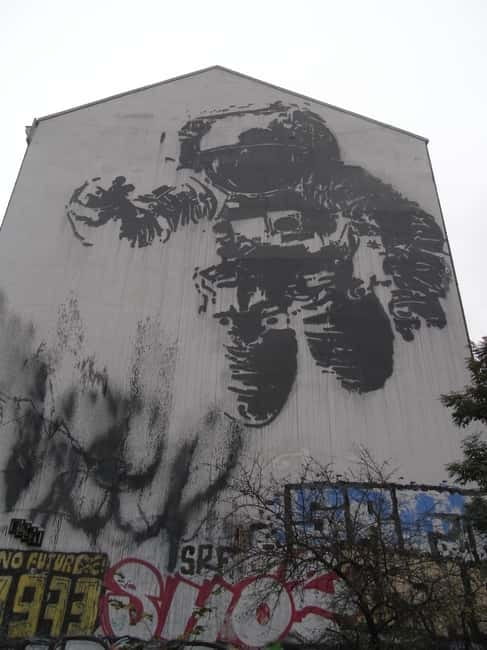 Private Alternative Berlin Tour -Murals, Graffiti and Squats - Berlin after the Wall: why the alternative scene matters