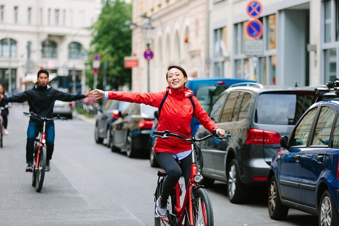 Private Berlin Street Food Tour by Bike - Finishing with donuts at SammyS Berliner Donuts