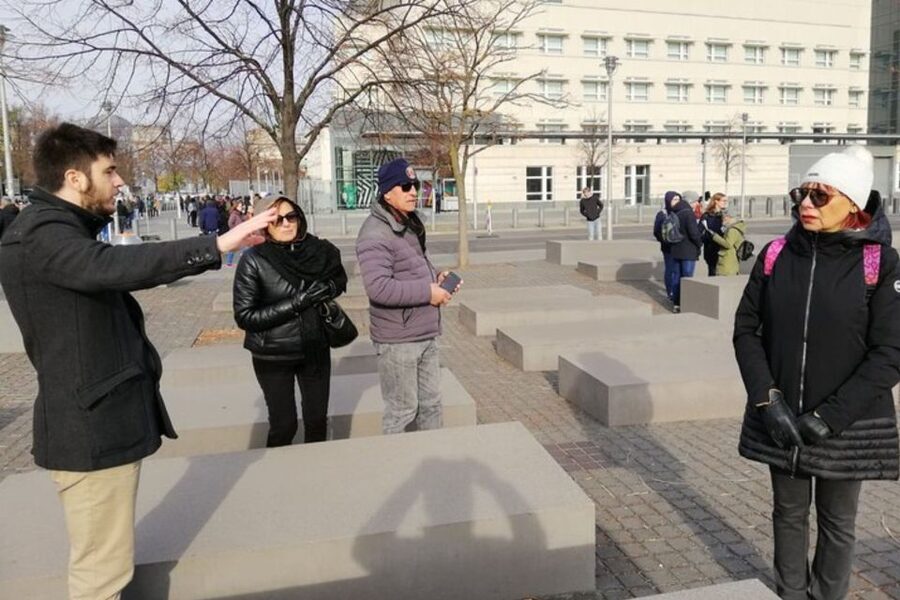 Private custom tour with a local guide Berlin - A Berlin tour that changes with your interests