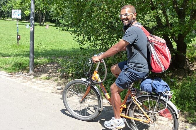 Private Guide Up to Group 6 - ONE Rickshaw, (E)Bikes, E-Scooters - Bebelplatz puts a human cost on censorship