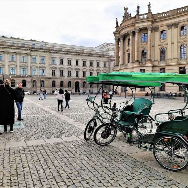 Private (Multi) Rickshaws with Pick-up Hotel - Starting in Mitte and setting your route