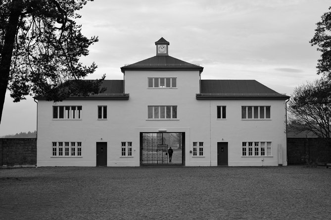 Private Sachsenhausen Concentration Camp Memorial Tour - From Pariser Platz to the memorial grounds