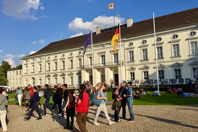 Private Taxi Tour City East & West History and Architecture 3-4h - Reichstag, government buildings, and modern Berlin