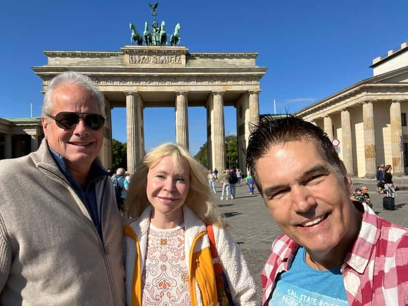 Private Taxi Tour through Berlin East and West and Kiez 4-6h - Tiergarten closes the loop through modern Berlin