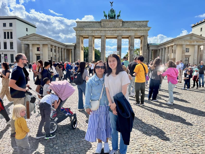 Private Taxi Tour through Berlin Extended & Relaxed ca 6-8h - A currywurst, café, or proper German lunch
