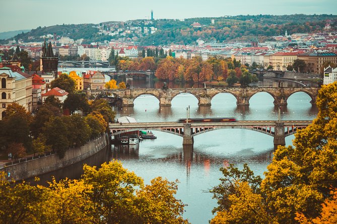 Private Transfer from Berlin to Prague with 2h of Sightseeing - Key points to know before booking