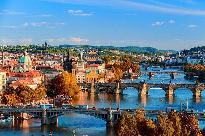 Private Transfer from Berlin to Prague with 2h of Sightseeing - The journey from Berlin to Prague