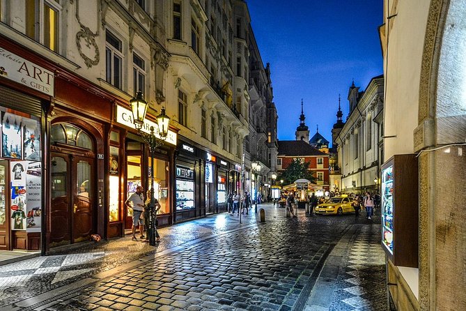 Private Transfer from Berlin to Prague with 4h of Sightseeing - Why this transfer can beat a train ride