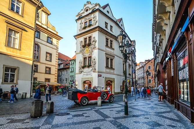 Private Transfer from Berlin to Prague with 4h of Sightseeing - Your driver shapes the whole day