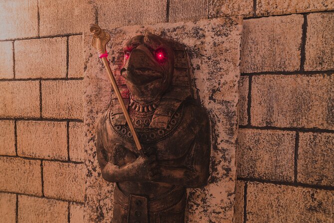 Private Tutankhamun's Tomb Live Escape Room in Berlin - What the auto-help system means for your group