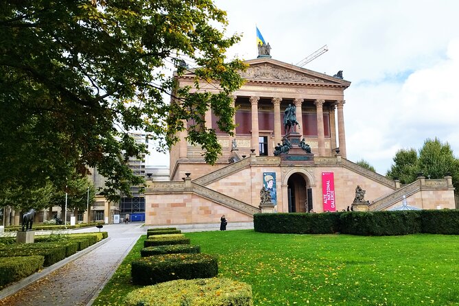 Private Walk with Berlin Tour Guides (Din EN 15565)-Taylor Made - The Holocaust Memorial and Brandenburg Gate