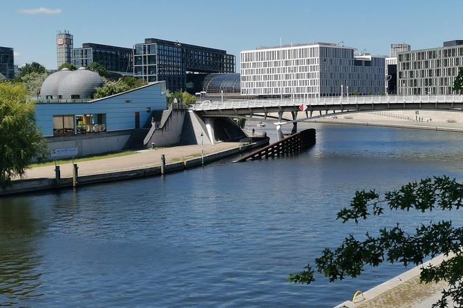 Private Walking Tour Berlin 3 hours: Brandenburg, Historic Center - Price, group size, and practical value