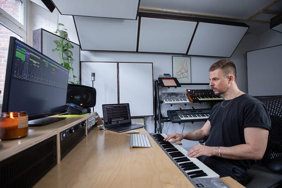 Produce Techno and House Music in Berlin - Recording and arranging a complete track