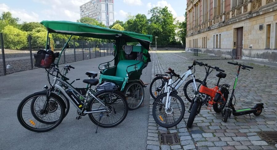 Promotion Berlin Rickshaw Shared Guide (Combo Vehicle Group) - Berlin Cathedral, Museum Island, and Unter den Linden