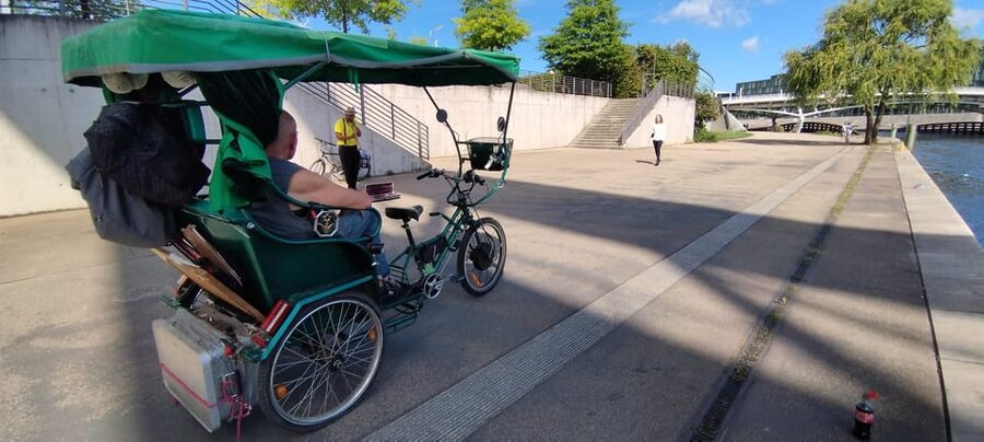 Promotion Berlin Rickshaw Shared Guide (Combo Vehicle Group) - Checkpoint Charlie and the Berlin Wall story