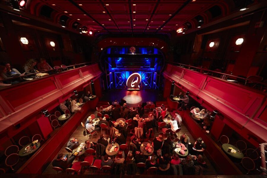 Quatsch Comedy Club Berlin: Die Late Night Show - Booking and timing tips for Saturday night