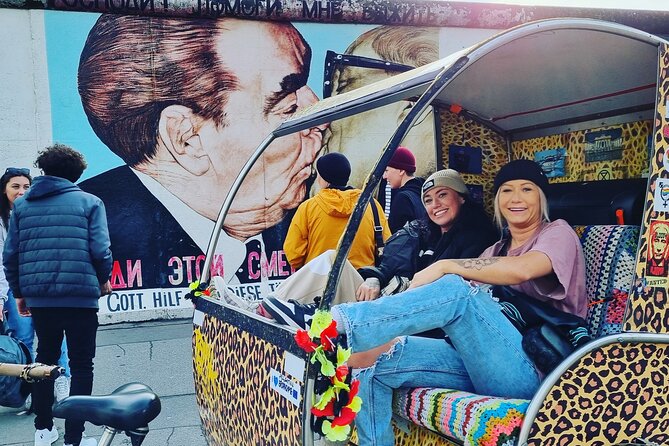 Rickshaw Tours Berlin - Groups of up to 16 people with several rickshaws - Riding through Tiergarten to Potsdamer Platz