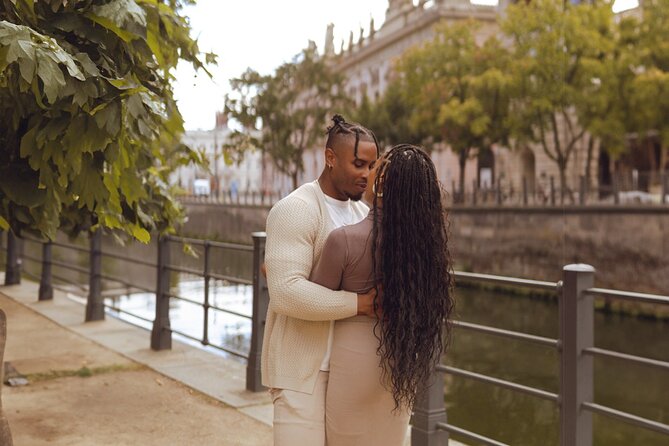 Romantic Couple Photoshoot in the Heart of Berlin - Thirty edited photos and what that package means