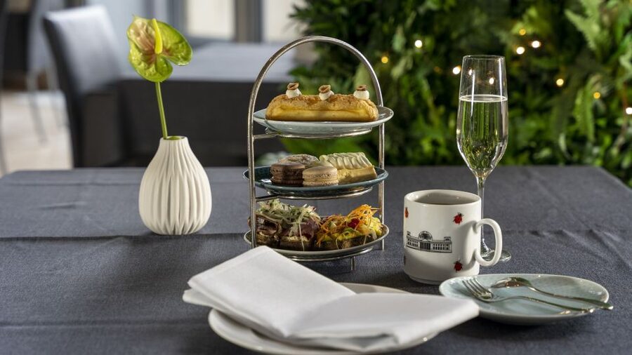 Rooftop Aperitif at Reichstag Käfer Restaurant - Who Will Enjoy It Most