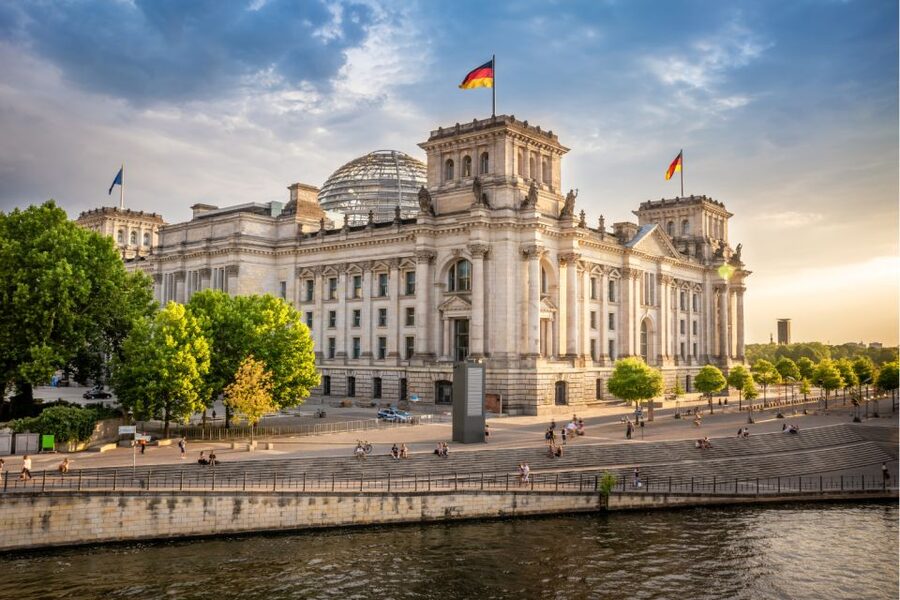 Scavenger Hunt through Berlin's Government District - Soviet Memorial and the Holocaust Memorial