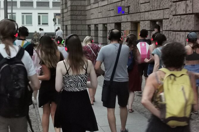 Silent disco through downtown Berlin with flash mobs - A fair price for 90 minutes of entertainment