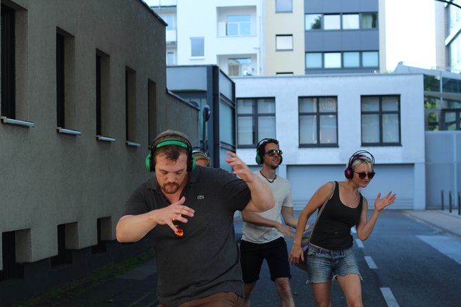 Silent disco through downtown Berlin with flash mobs - Booking, cancellation, and timing advice