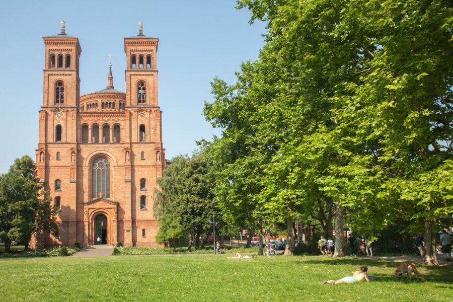 Small Group Tour: "Wild Kreuzberg" - Why the small group and price matter