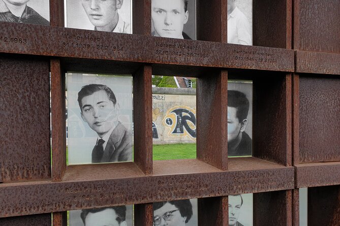 Small Group Walking Tour of East Berlin with a French Guide - Finishing at the East Side Gallery