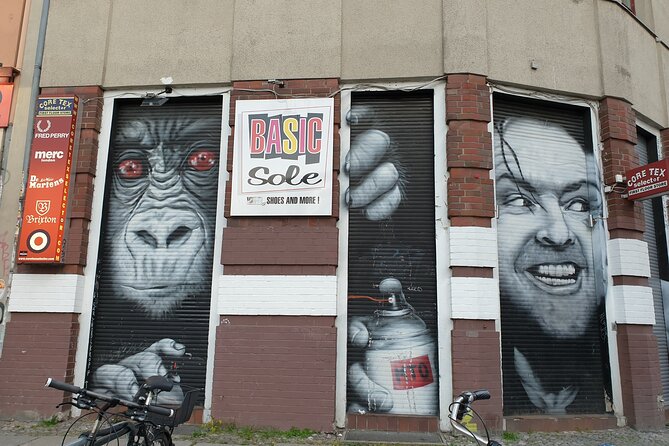 Street Art and Alternative Tour of Berlin in French - The public-transport ticket you need