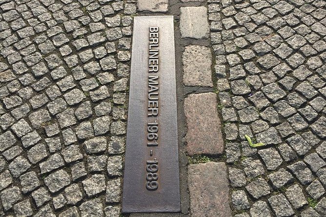 The Berlin Wall / Cold War Berlin (Private 3 Hours Walking Tour) - Walking time, pickup, and practical planning