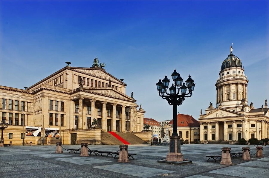 The Best of Berlin Private Guided Tour - The Berlin Wall and the crimes of the Nazi regime