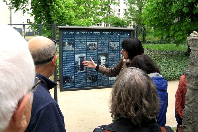 "The Jewish Berlin" - Bebelplatz and the book-burning memorial