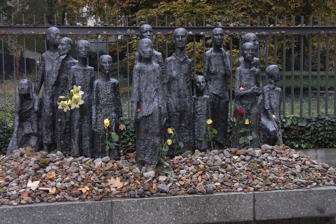 The Jewish Private Tour - A journey into the Jewish past of Berlin with N. Jacob - The Holocaust Memorial: a quiet change in tone