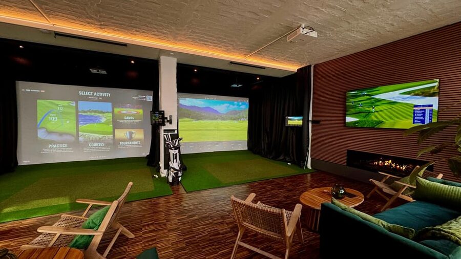 The Ultimate Berlin Golf Bar for Groups, Games & Good Times - Who should book EvoGolf Berlin?
